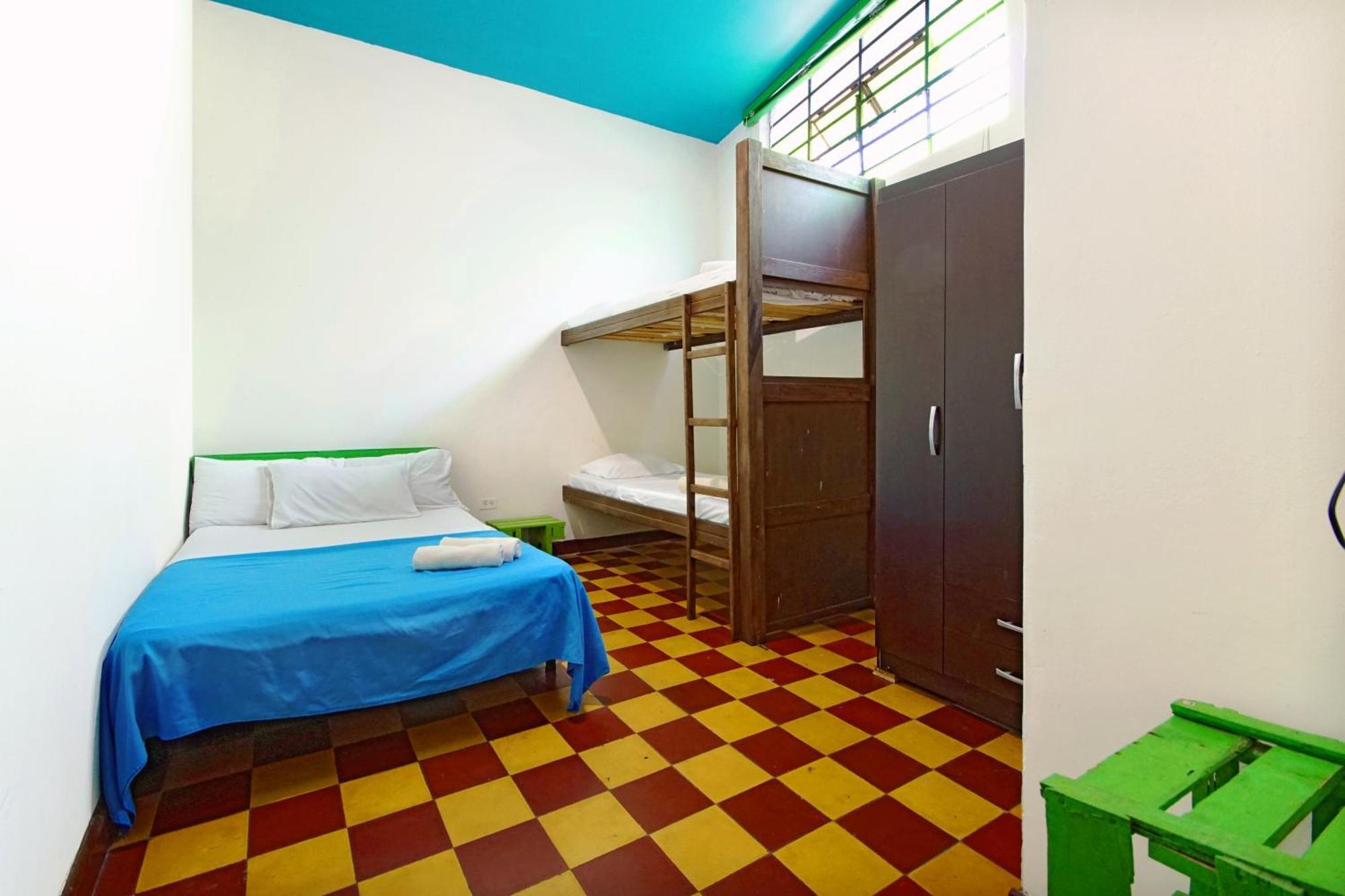 Ding-Dong Hostel Cali Buitenkant foto
